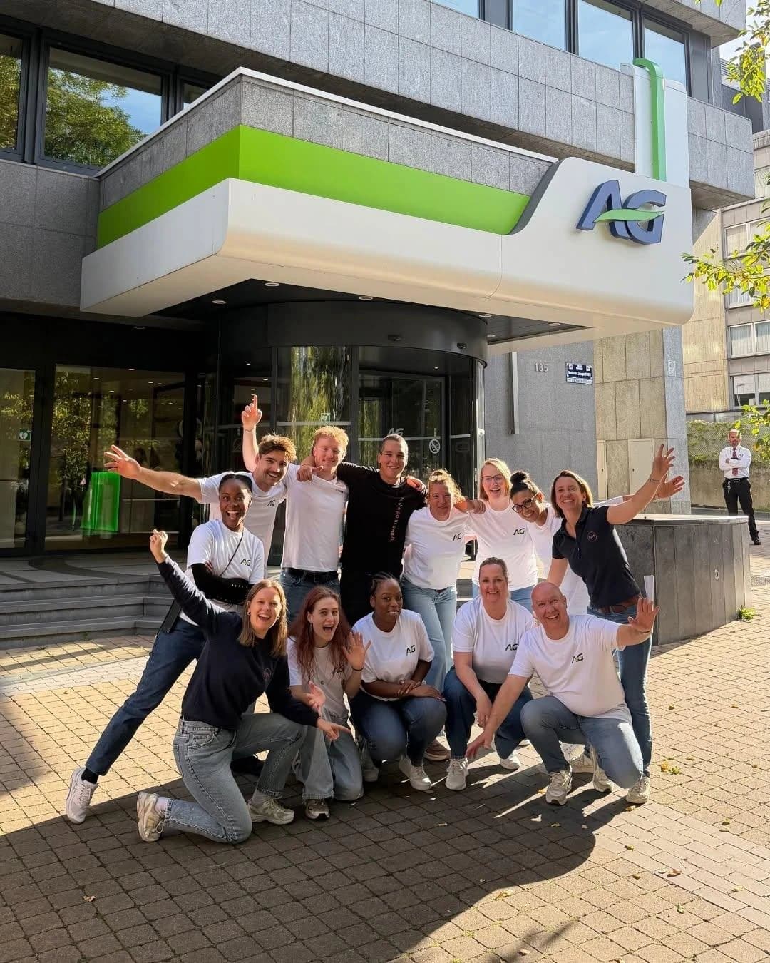 Iemand van de Tribe People-ploeg aan het werk